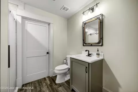 Bath - 2395 Real Island Rd, Equality, AL 36026 photo 10 of 11