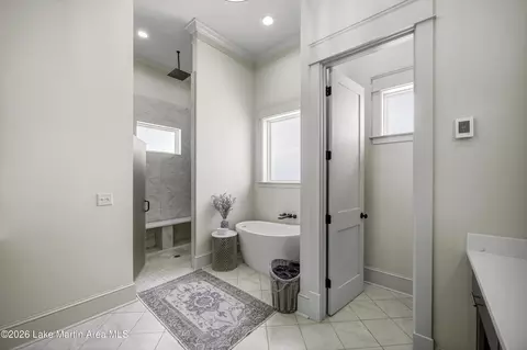 Bath - 2395 Real Island Rd, Equality, AL 36026 photo 3 of 11