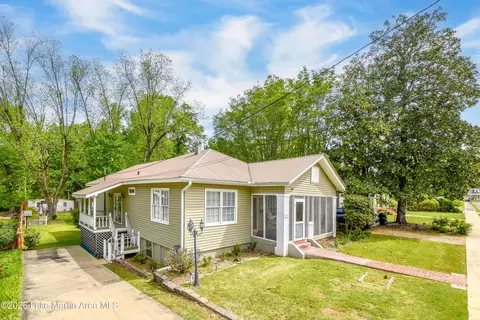 74 Lafayette St, Alexander City, AL 35010