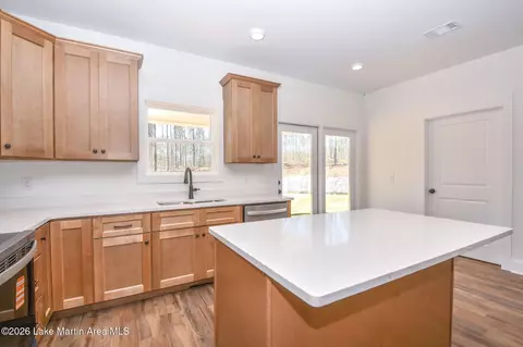 Kitchen - 560 Tower St, Daviston, AL 36256 photo 3 of 6