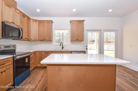 Kitchen - 560 Tower St, Daviston, AL 36256 photo 2 of 6
