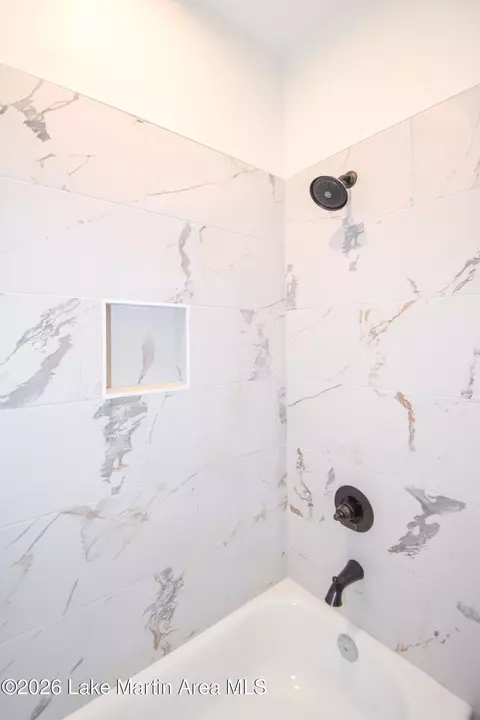 Bath - 560 Tower St, Daviston, AL 36256 photo 5 of 8