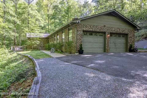 514 Sleepy Hollow Dr, Alexander City, AL 35010