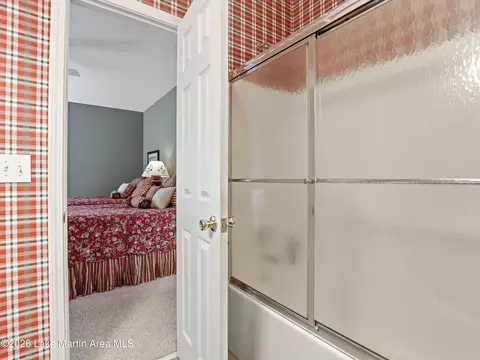 Bath - 451 Hagan Rd, Eclectic, AL 36024 photo 6 of 7