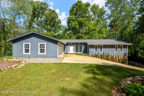951 Crestwood Cir, Alexander City, AL 35010