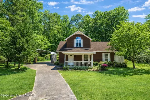 1898 Mayfair Ln, Alexander City, AL 35010