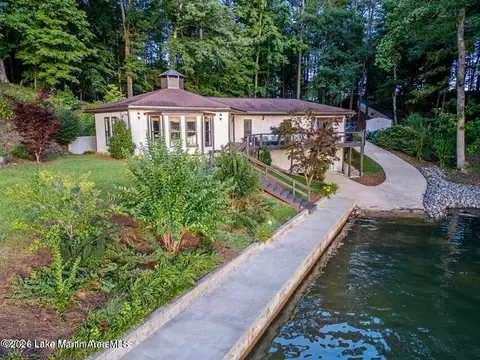 5 Riverwood Ln, Alexander City, AL 35010