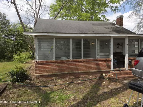 7 19th St, Lanett, AL 36863