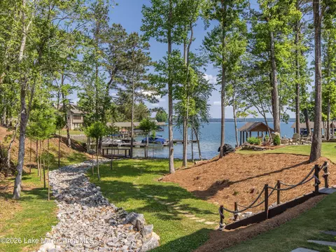 Exterior - 92 Old Jay Rd, Eclectic, AL 36024 photo 2 of 14
