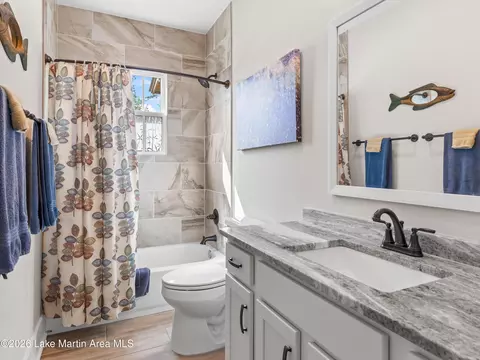 Bath - 92 Old Jay Rd, Eclectic, AL 36024 photo 1 of 5