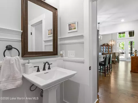 Entry Way - 92 Old Jay Rd, Eclectic, AL 36024 photo 6 of 6