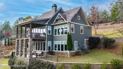 738 Long Branch Dr, Dadeville, AL 36853