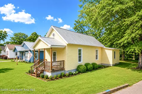 4 Alber Dr, Tallassee, AL 36078