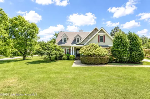 1517 Briarwood Dr, Alexander City, AL 35010