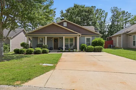 2205 Winding Oak Dr, Opelika, AL 36804