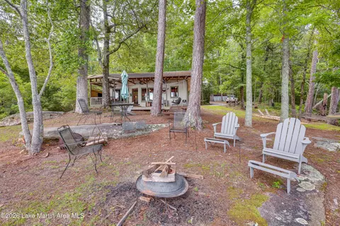265 Lovejoy Plantation Rd, Eclectic, AL 36024