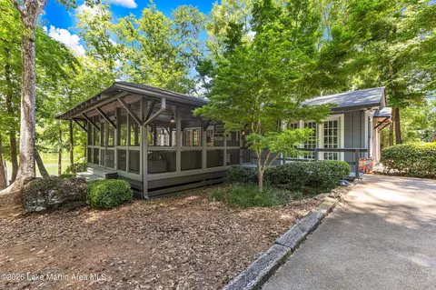 605 Lakeview Heights Rd, Jacksons Gap, AL 36861