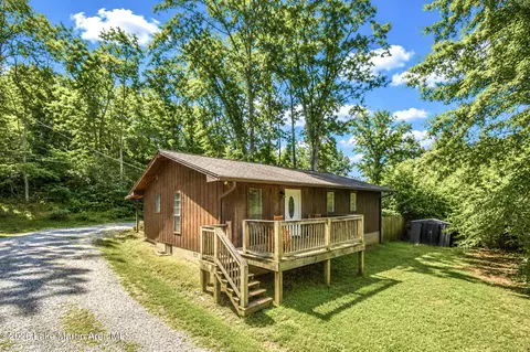 206 Red Barn Rd, Kellyton, AL 35089