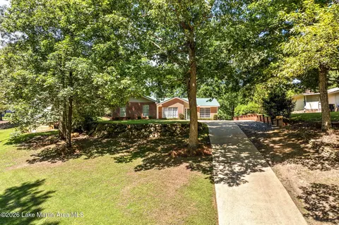 522 Driftwood Dr, Jacksons Gap, AL 36861