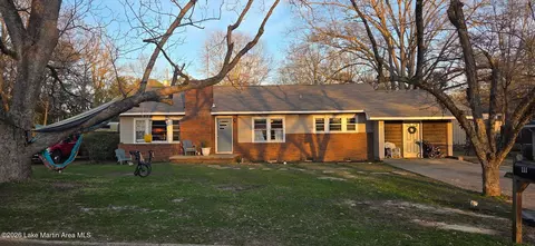 111 13th Ave, Alexander City, AL 35010
