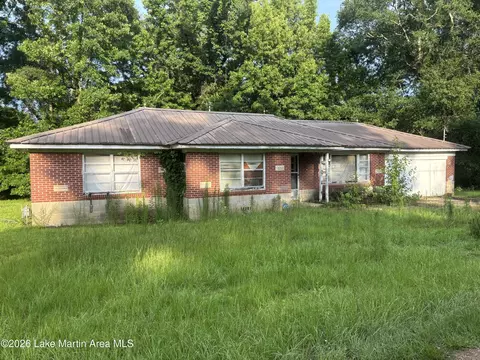 89 Stewart St, Tallassee, AL 36078