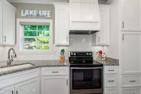 Kitchen - 944 Hancel Rd, Equality, AL 36026 photo 3 of 3