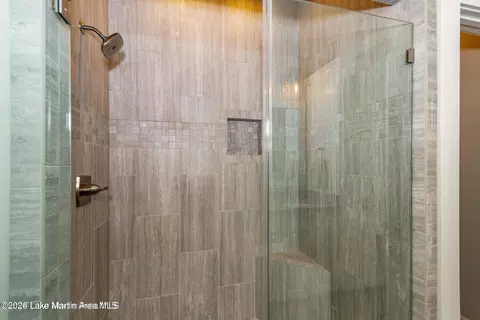 Bath - 944 Hancel Rd, Equality, AL 36026 photo 2 of 7