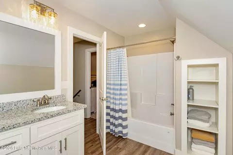 Bath - 944 Hancel Rd, Equality, AL 36026 photo 4 of 7