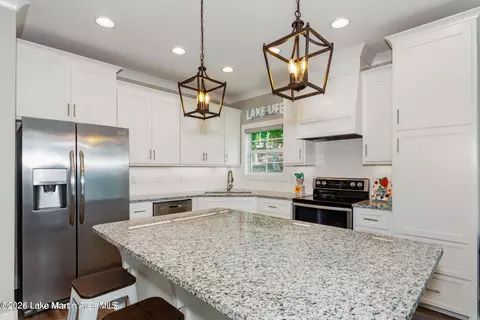 Kitchen - 944 Hancel Rd, Equality, AL 36026 photo 1 of 3