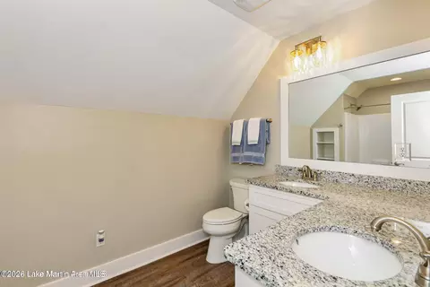 Bath - 944 Hancel Rd, Equality, AL 36026 photo 3 of 7