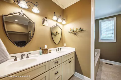 Bath - 59 Driftwood Point Rd, Equality, AL 36026 photo 3 of 6