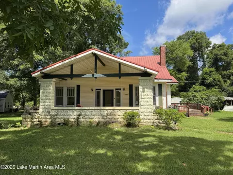 380 West St, Dadeville, AL 36853