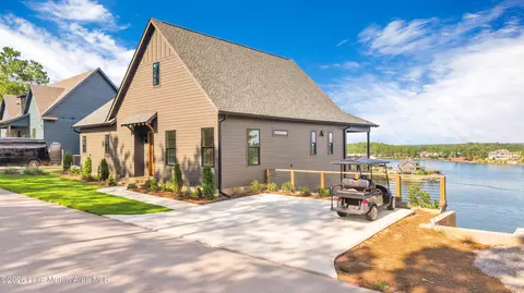 195 Long Leaf Pl, Dadeville, AL 36853