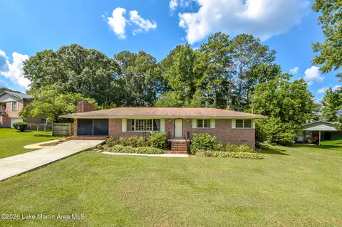 322 Fairlane Cir, Alexander City, AL 35010