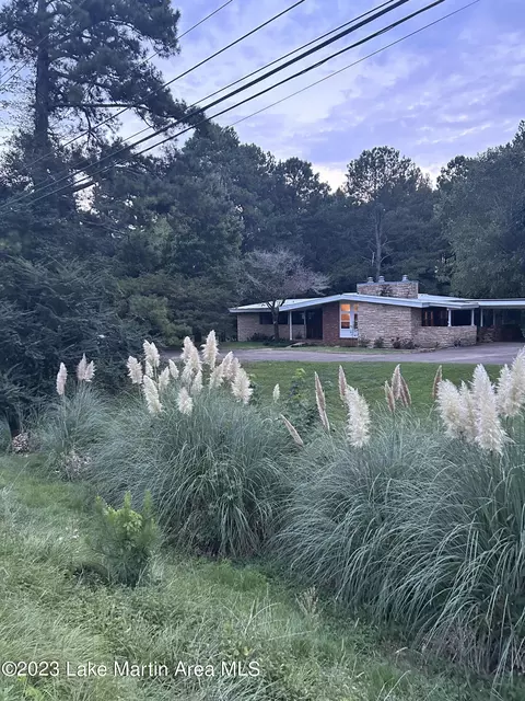 3052 Dadeville Rd, Alexander City, AL 35010