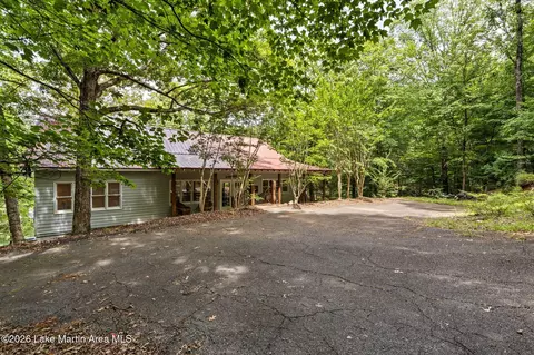 994 Lakewood Dr, Dadeville, AL 36853