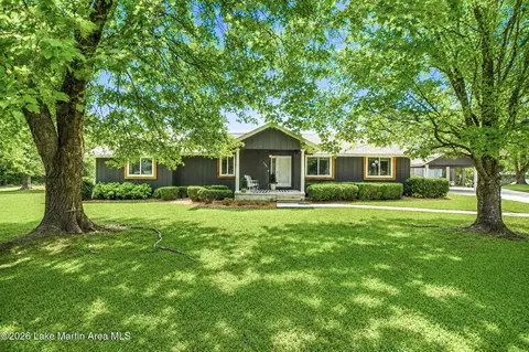 2302 Dawson Cir, Alexander City, AL 35010