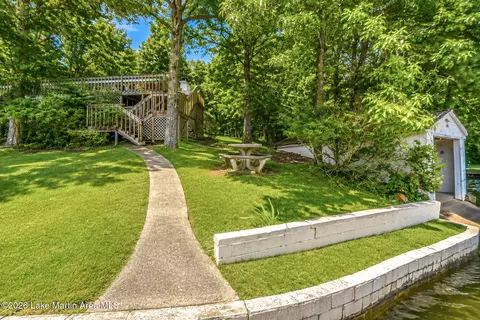 50 Kingswood Cir, Dadeville, AL 36853