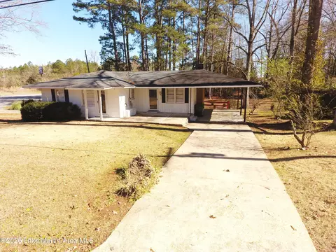 721 Woodland Rd, Alexander City, AL 35010