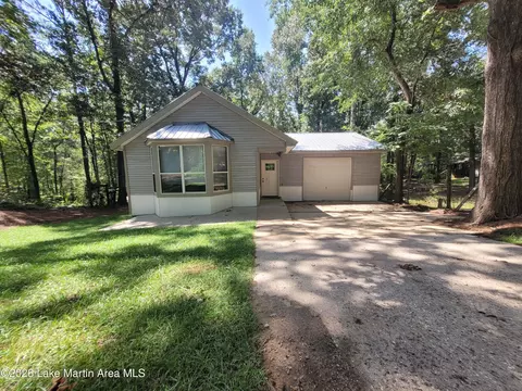 218 Hickory Dr, Eclectic, AL 36024