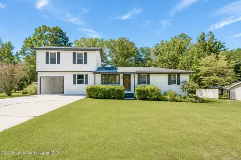 1225 Warren Cir S, Alexander City, AL 35010