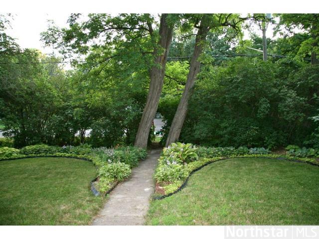 5366 Eagle St, Saint Paul, MN 55110 photo 2