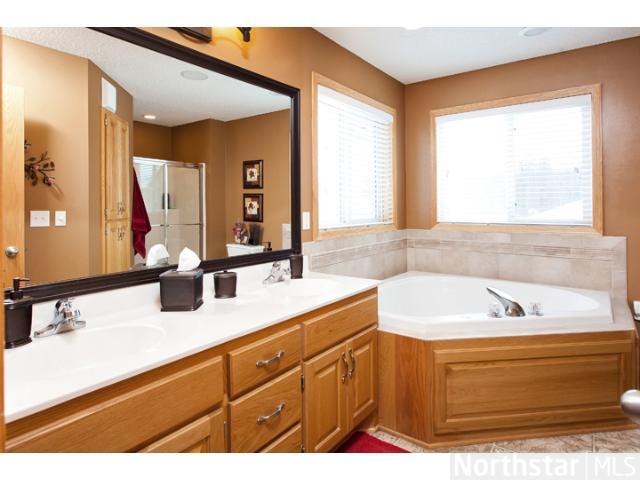 751 Kayla Ln, Hanover, MN 55341 photo 8