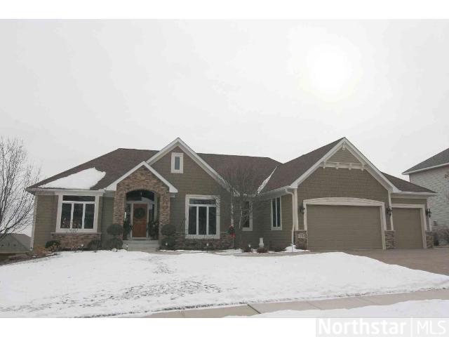 1231 Adrian Dr, Chaska, MN 55318 photo 1