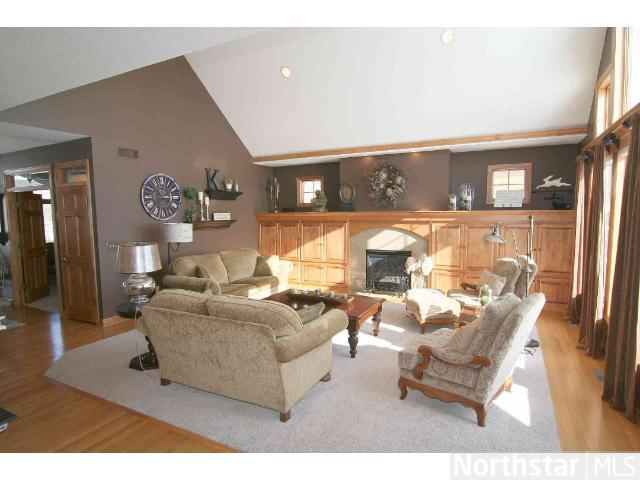 1231 Adrian Dr, Chaska, MN 55318 photo 7