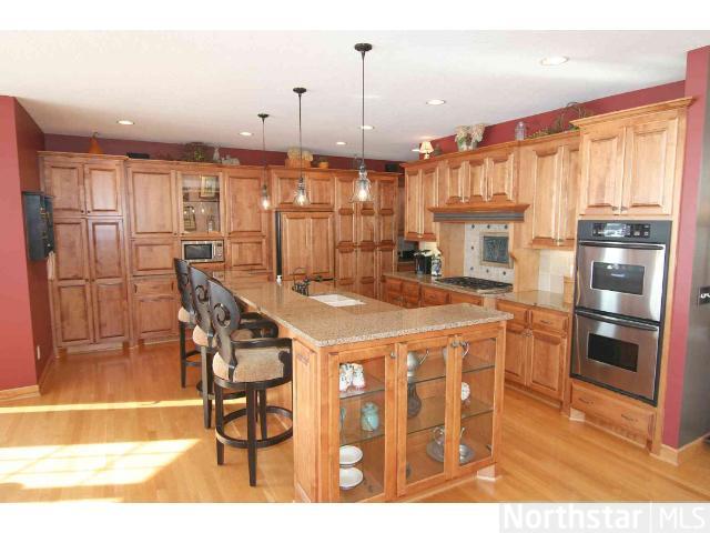 1231 Adrian Dr, Chaska, MN 55318 photo 8