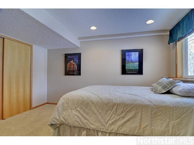 2774 Simons Dr, Chaska, MN 55318 photo 11