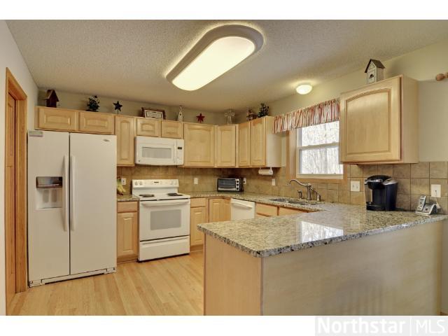2774 Simons Dr, Chaska, MN 55318 photo 5