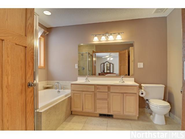 2774 Simons Dr, Chaska, MN 55318 photo 7