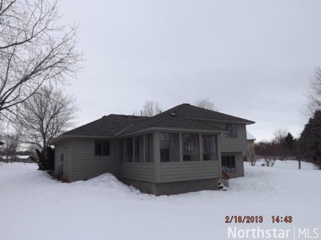 2421 Meadow Ct, Saint Cloud, MN 56301 photo 2